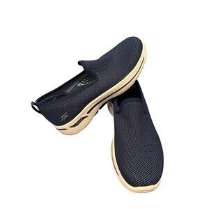 SKECHERS  Womens Sz 7 Aircooled ArchFit  GO WALK  NAVY BLUE shoes